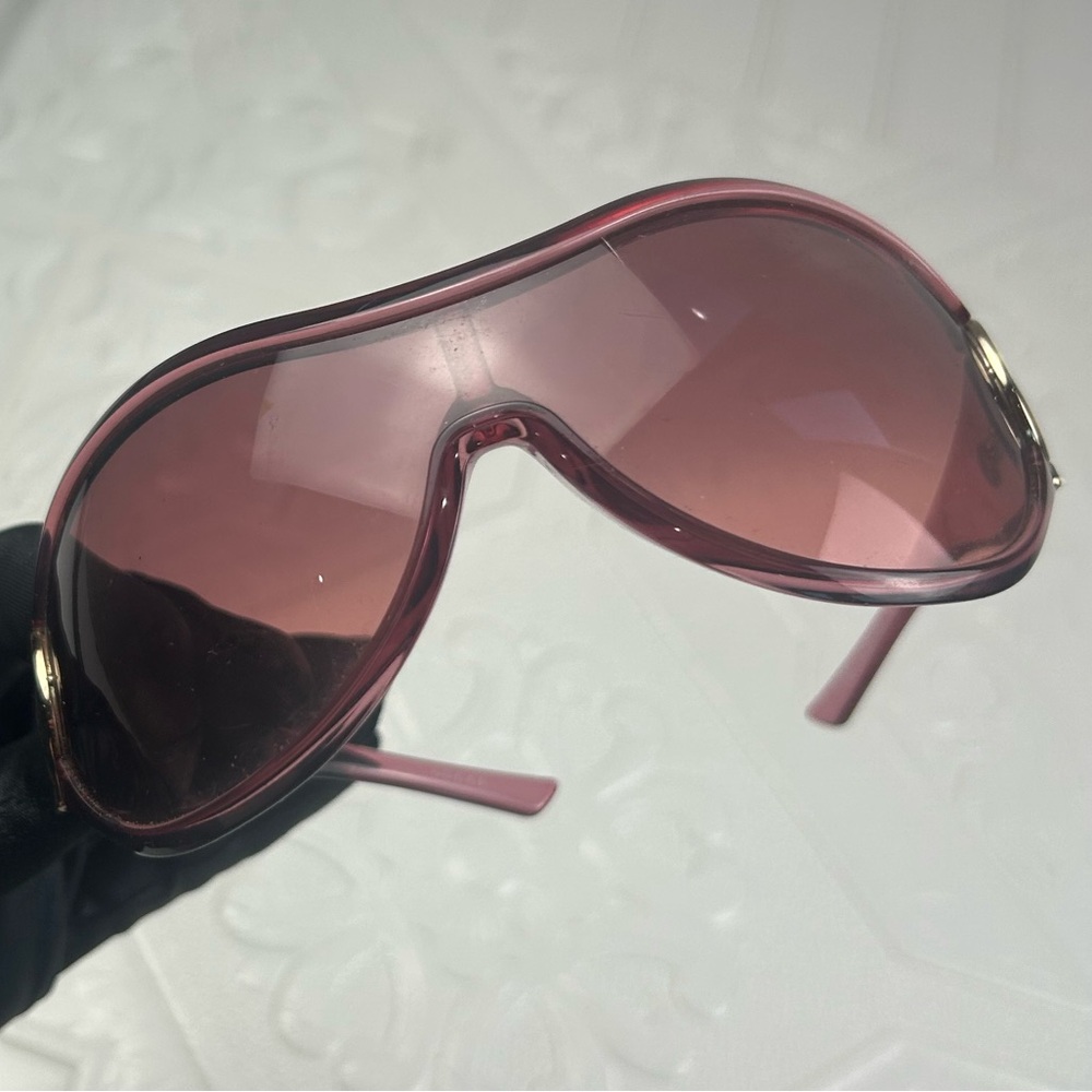 Gucci Women’s Oversized Pink Shield Sunglasses - Picture 8 of 9
